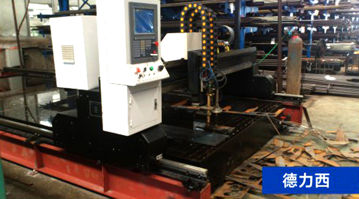 客戶現場7-德力西切割機現場作業圖